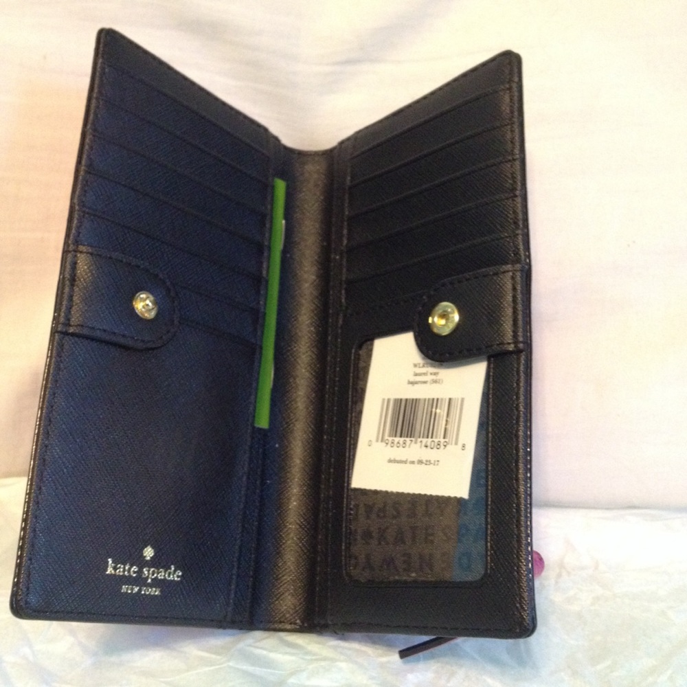 Kate spade wallet in bold pink - Picture 2 of 4